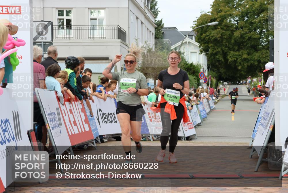 31.08.2025 - 21. Blankeneser Heldenlauf Strokosch-Dieckow http://msf.ph/oto/8660228 31.08.2025 11:33:56 Ziel 3384, 3382 meine-sportfotos.de