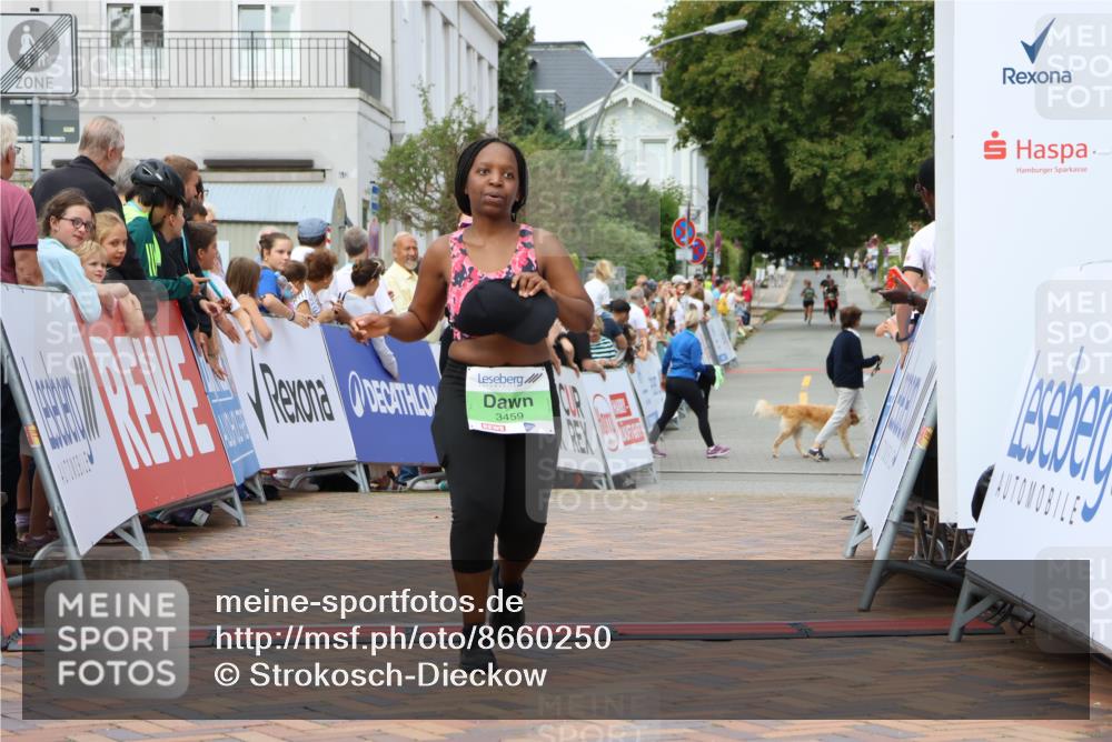 31.08.2025 - 21. Blankeneser Heldenlauf Strokosch-Dieckow http://msf.ph/oto/8660250 31.08.2025 11:33:23 Ziel 3047, 3144, 3459 meine-sportfotos.de