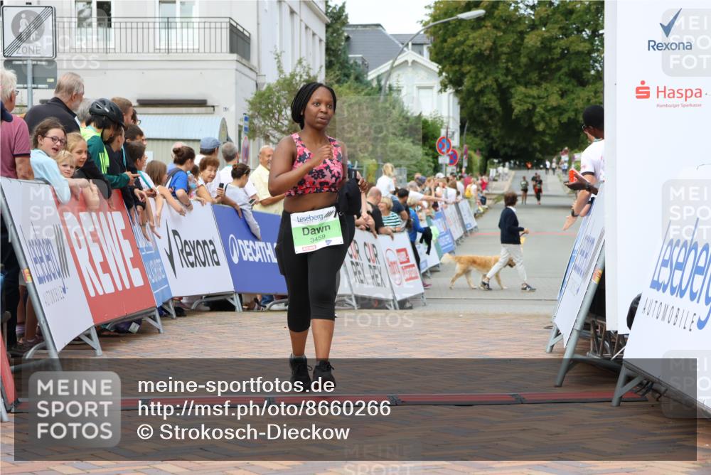 31.08.2025 - 21. Blankeneser Heldenlauf Strokosch-Dieckow http://msf.ph/oto/8660266 31.08.2025 11:33:22 Ziel 3047, 3144, 3459 meine-sportfotos.de