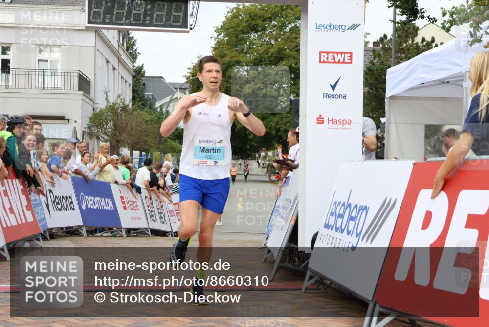 31.08.2025 - 21. Blankeneser Heldenlauf Strokosch-Dieckow http://msf.ph/oto/8660310 31.08.2025 11:32:53 Ziel 4321 meine-sportfotos.de