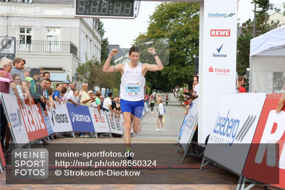 31.08.2025 - 21. Blankeneser Heldenlauf Strokosch-Dieckow http://msf.ph/oto/8660324 31.08.2025 11:32:53 Ziel 4321 meine-sportfotos.de