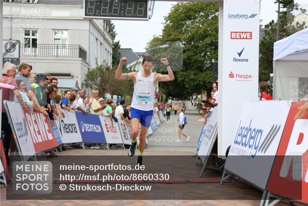 31.08.2025 - 21. Blankeneser Heldenlauf Strokosch-Dieckow http://msf.ph/oto/8660330 31.08.2025 11:32:53 Ziel 4321 meine-sportfotos.de