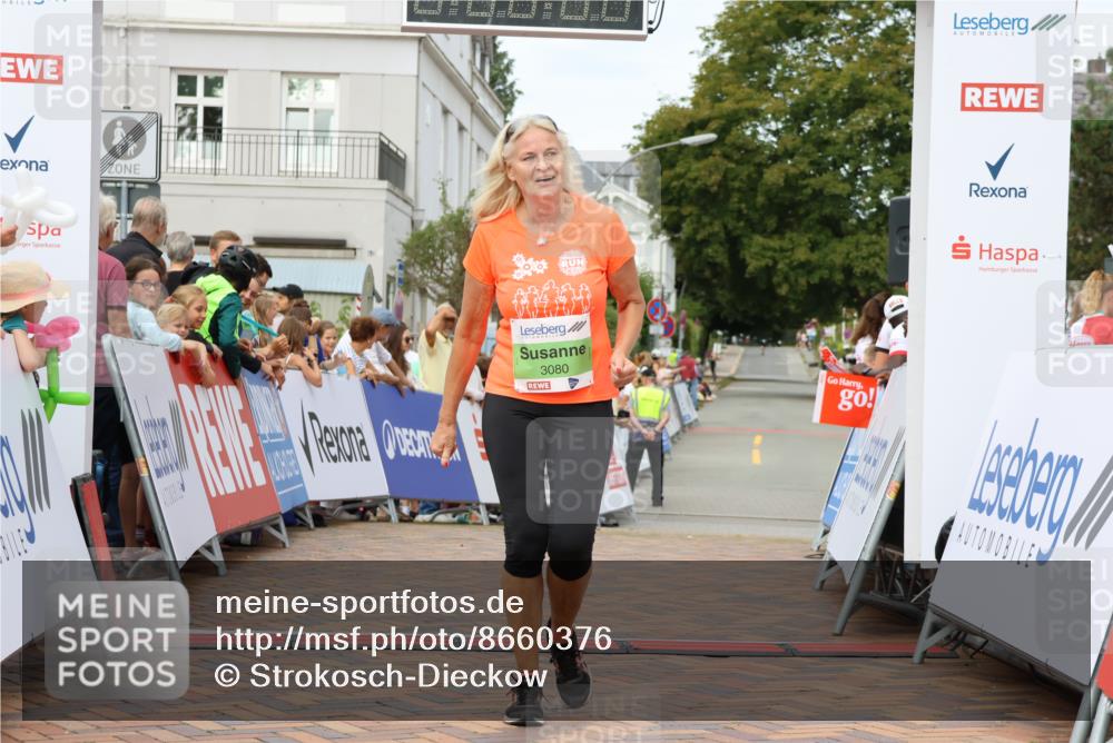 31.08.2025 - 21. Blankeneser Heldenlauf Strokosch-Dieckow http://msf.ph/oto/8660376 31.08.2025 11:30:53 Ziel 3080 meine-sportfotos.de