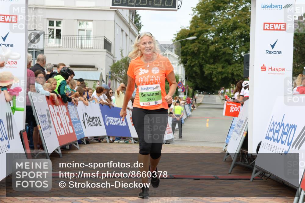 31.08.2025 - 21. Blankeneser Heldenlauf Strokosch-Dieckow http://msf.ph/oto/8660378 31.08.2025 11:30:53 Ziel 3080 meine-sportfotos.de