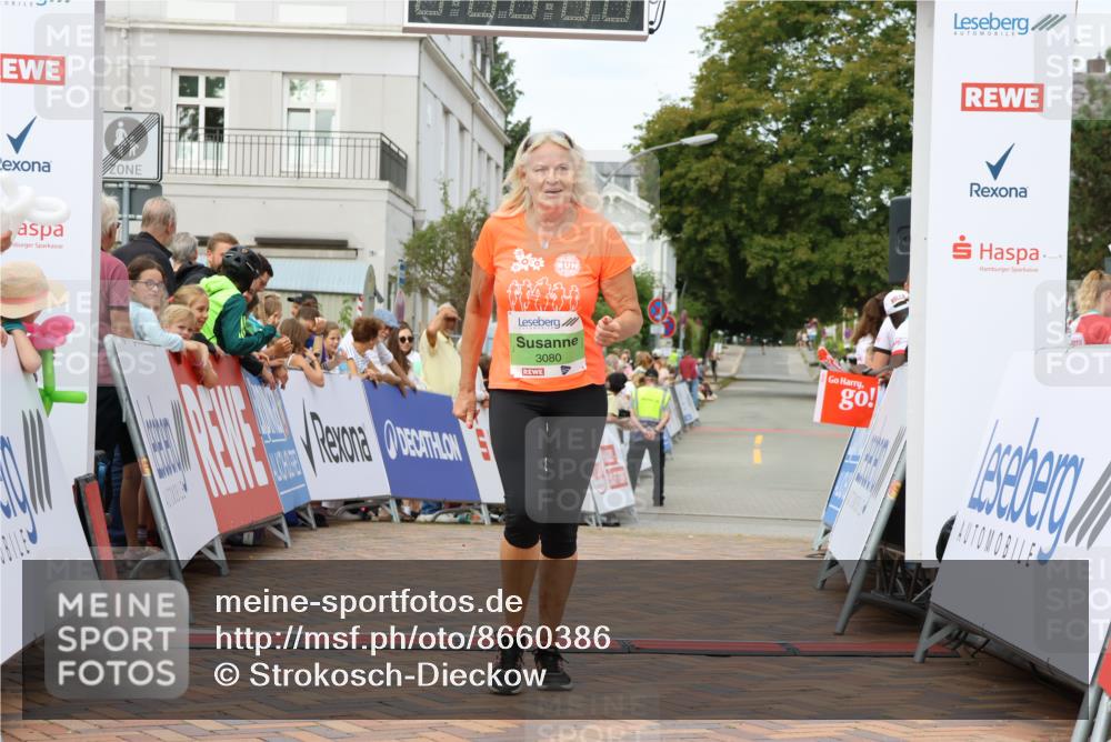 31.08.2025 - 21. Blankeneser Heldenlauf Strokosch-Dieckow http://msf.ph/oto/8660386 31.08.2025 11:30:53 Ziel 3080 meine-sportfotos.de