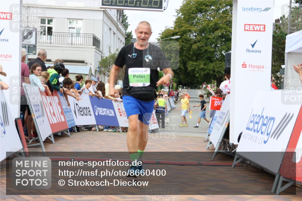 31.08.2025 - 21. Blankeneser Heldenlauf Strokosch-Dieckow http://msf.ph/oto/8660400 31.08.2025 11:30:33 Ziel 3076, 3103, 3424 meine-sportfotos.de