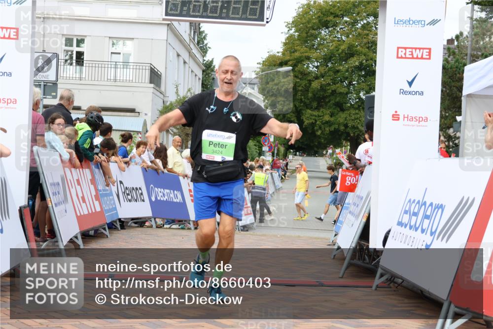 31.08.2025 - 21. Blankeneser Heldenlauf Strokosch-Dieckow http://msf.ph/oto/8660403 31.08.2025 11:30:33 Ziel 3076, 3103, 3424 meine-sportfotos.de