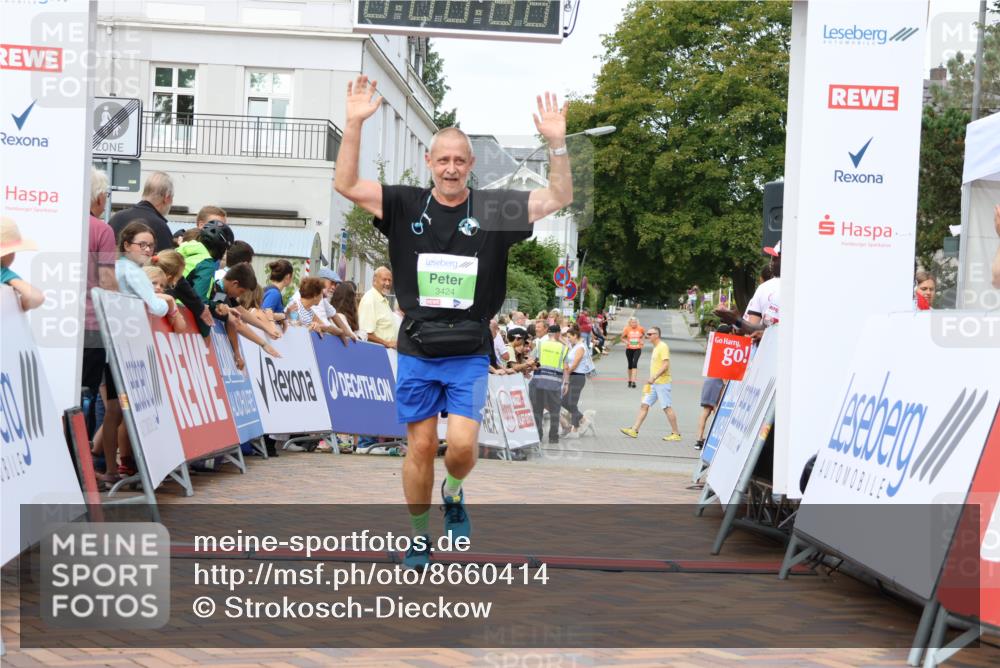 31.08.2025 - 21. Blankeneser Heldenlauf Strokosch-Dieckow http://msf.ph/oto/8660414 31.08.2025 11:30:32 Ziel 3076, 3103, 3424 meine-sportfotos.de