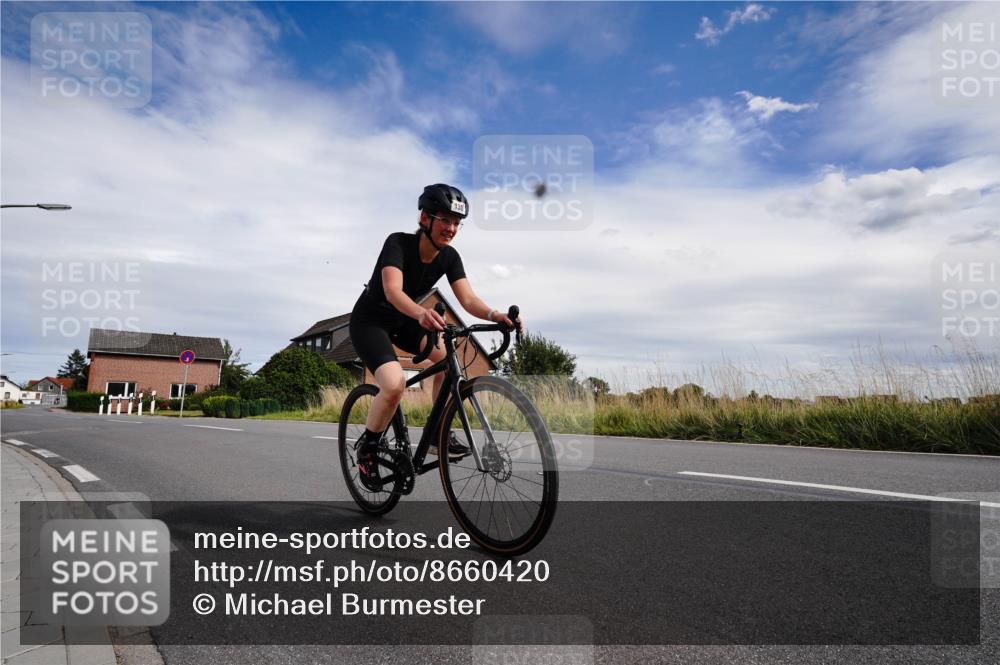 31.08.2025 - Elbe Triathlon Hamburg Michael Burmester http://msf.ph/oto/8660420 31.08.2025 15:04:45 Radfahren  meine-sportfotos.de