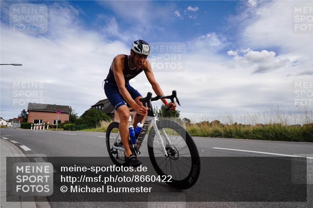 31.08.2025 - Elbe Triathlon Hamburg Michael Burmester http://msf.ph/oto/8660422 31.08.2025 15:05:44 Radfahren  meine-sportfotos.de