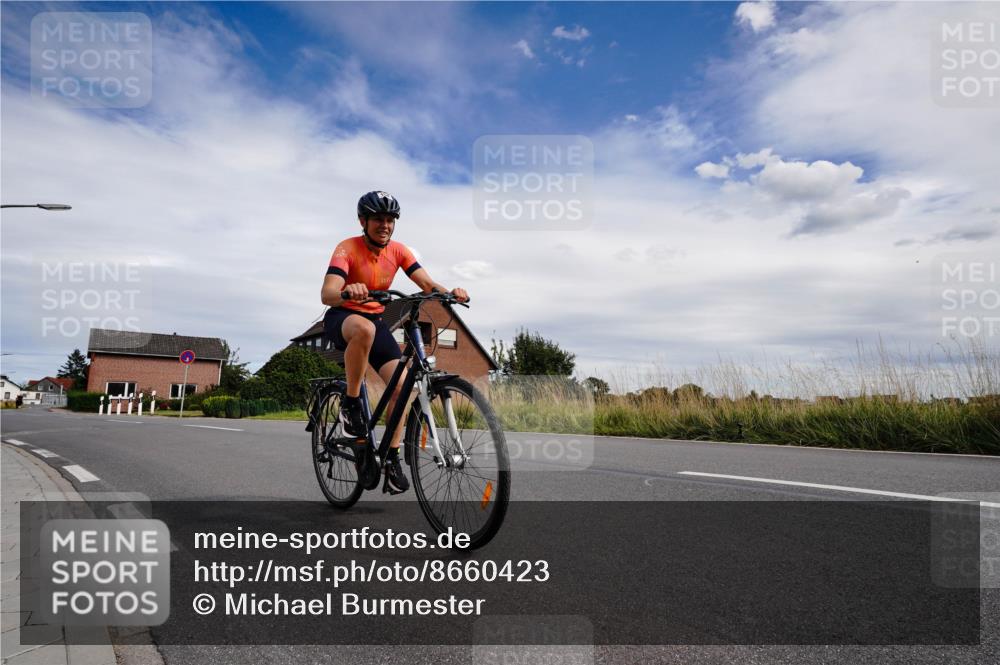 31.08.2025 - Elbe Triathlon Hamburg Michael Burmester http://msf.ph/oto/8660423 31.08.2025 15:06:03 Radfahren  meine-sportfotos.de