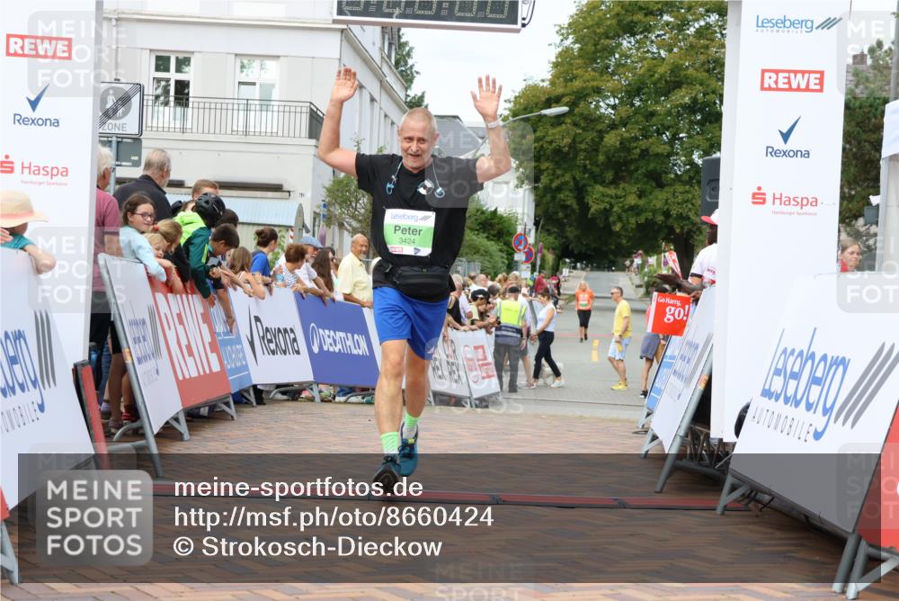 31.08.2025 - 21. Blankeneser Heldenlauf Strokosch-Dieckow http://msf.ph/oto/8660424 31.08.2025 11:30:32 Ziel 3076, 3103, 3424 meine-sportfotos.de