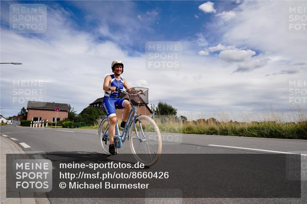 31.08.2025 - Elbe Triathlon Hamburg Michael Burmester http://msf.ph/oto/8660426 31.08.2025 15:06:36 Radfahren  meine-sportfotos.de