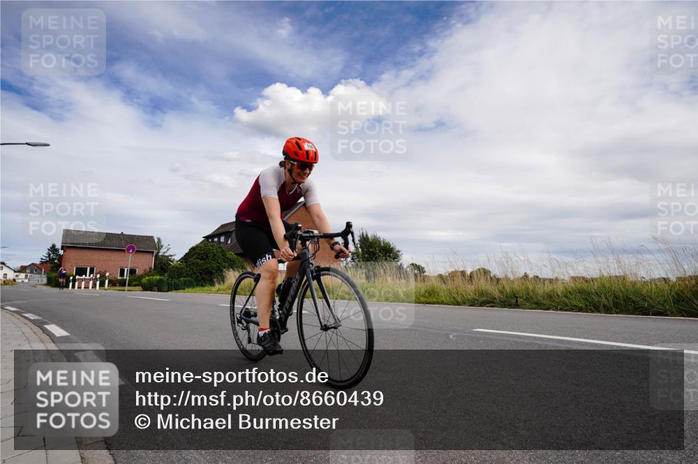 31.08.2025 - Elbe Triathlon Hamburg Michael Burmester http://msf.ph/oto/8660439 31.08.2025 15:11:38 Radfahren  meine-sportfotos.de