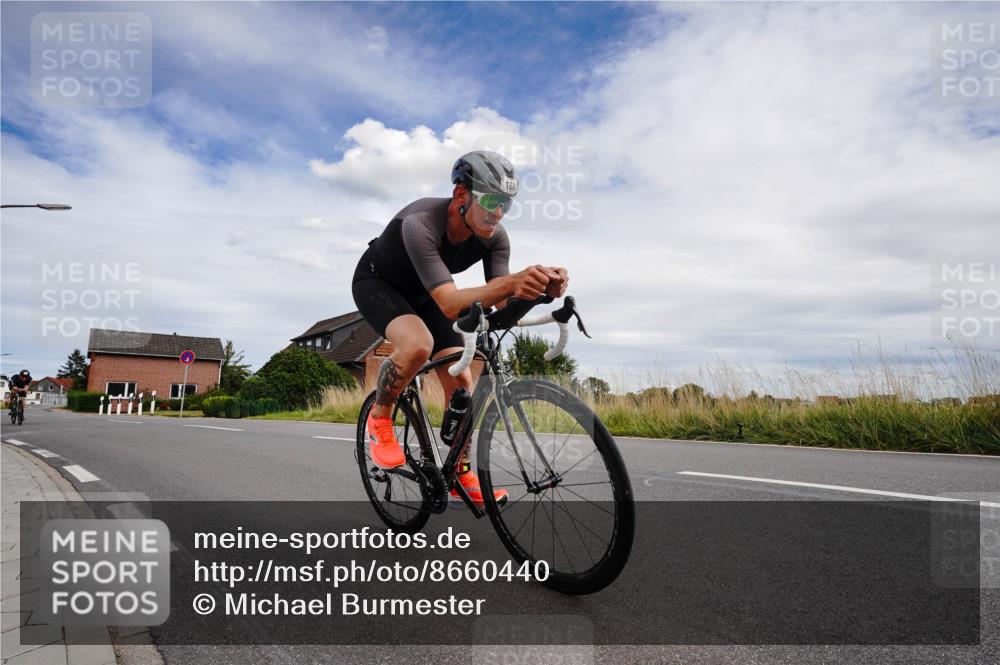 31.08.2025 - Elbe Triathlon Hamburg Michael Burmester http://msf.ph/oto/8660440 31.08.2025 15:11:57 Radfahren  meine-sportfotos.de