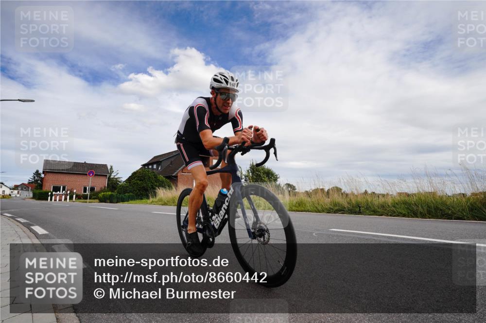 31.08.2025 - Elbe Triathlon Hamburg Michael Burmester http://msf.ph/oto/8660442 31.08.2025 15:13:16 Radfahren  meine-sportfotos.de
