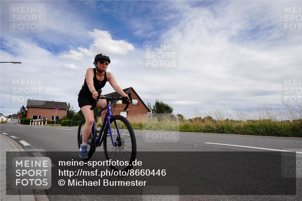 31.08.2025 - Elbe Triathlon Hamburg Michael Burmester http://msf.ph/oto/8660446 31.08.2025 15:14:02 Radfahren  meine-sportfotos.de