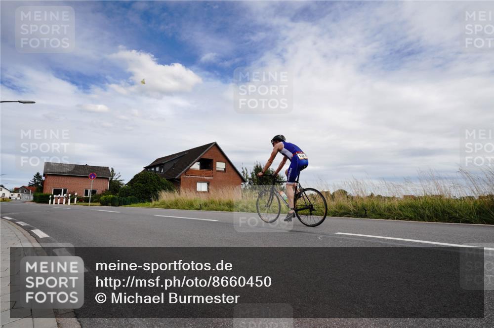 31.08.2025 - Elbe Triathlon Hamburg Michael Burmester http://msf.ph/oto/8660450 31.08.2025 15:14:48 Radfahren  meine-sportfotos.de