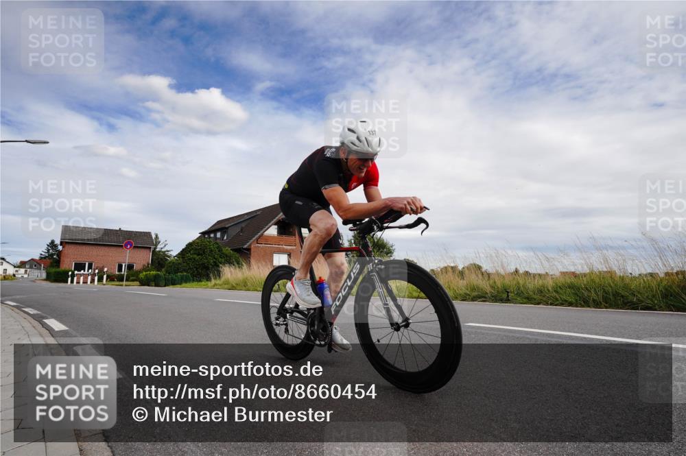 31.08.2025 - Elbe Triathlon Hamburg Michael Burmester http://msf.ph/oto/8660454 31.08.2025 15:15:38 Radfahren  meine-sportfotos.de