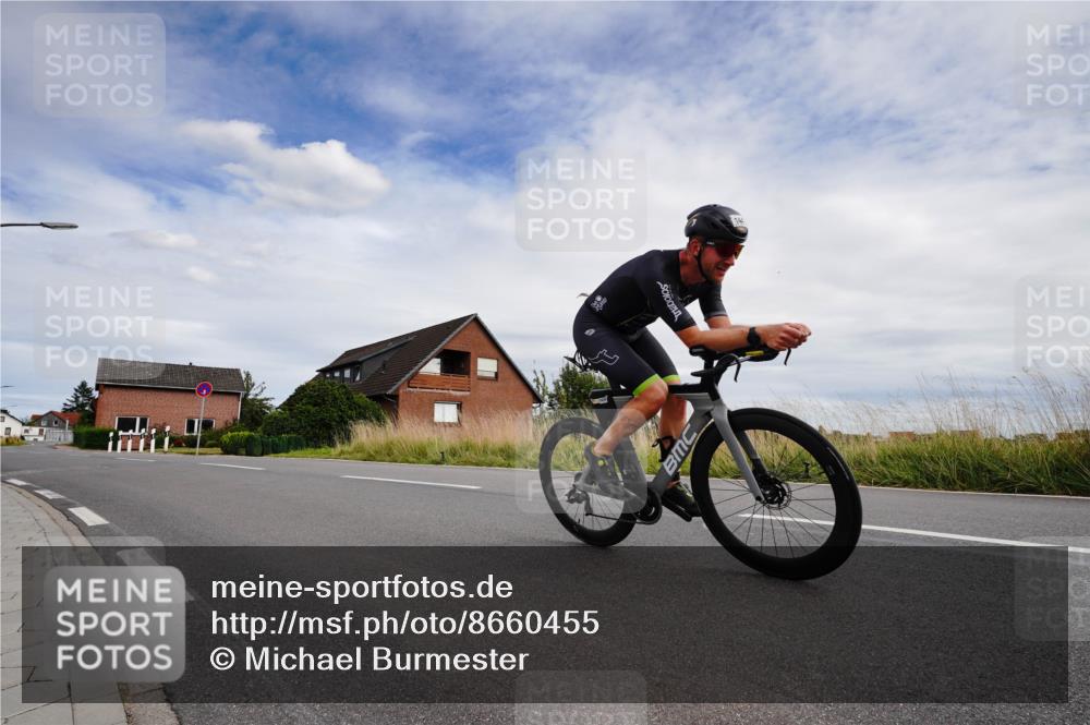 31.08.2025 - Elbe Triathlon Hamburg Michael Burmester http://msf.ph/oto/8660455 31.08.2025 15:15:44 Radfahren  meine-sportfotos.de