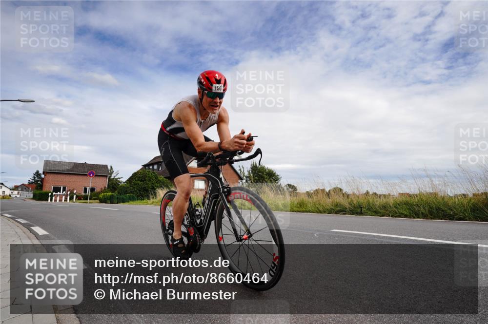 31.08.2025 - Elbe Triathlon Hamburg Michael Burmester http://msf.ph/oto/8660464 31.08.2025 15:17:20 Radfahren  meine-sportfotos.de
