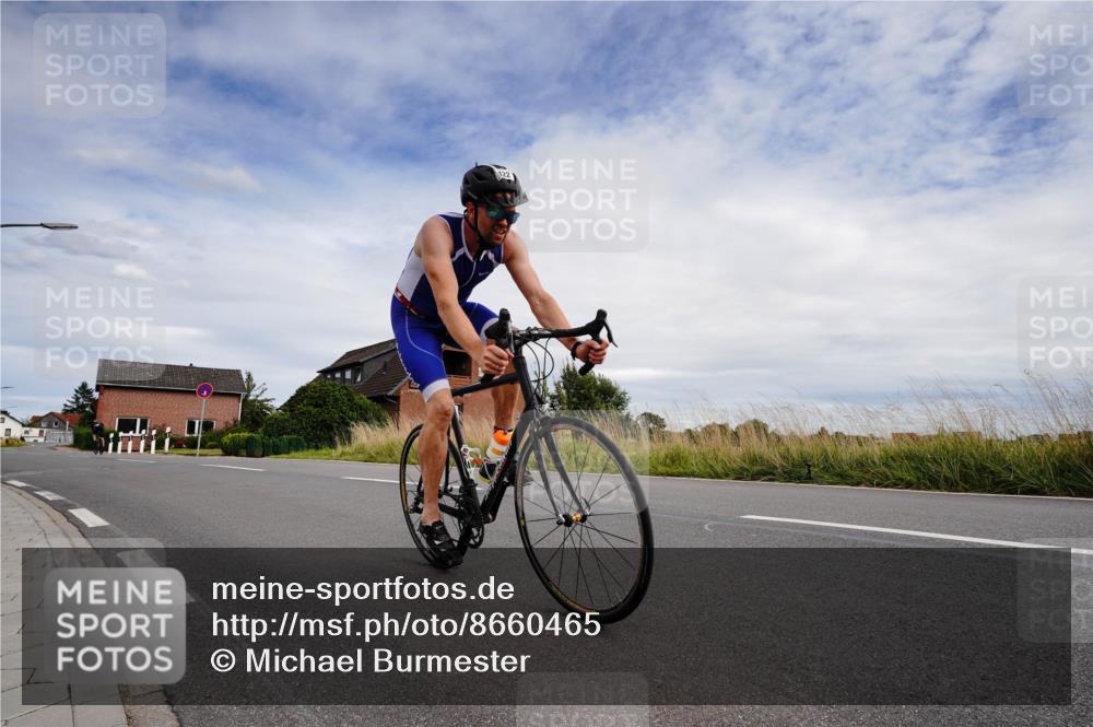 31.08.2025 - Elbe Triathlon Hamburg Michael Burmester http://msf.ph/oto/8660465 31.08.2025 15:17:24 Radfahren  meine-sportfotos.de