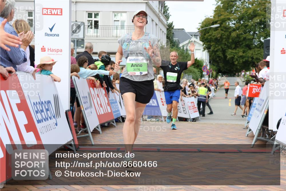 31.08.2025 - 21. Blankeneser Heldenlauf Strokosch-Dieckow http://msf.ph/oto/8660466 31.08.2025 11:30:30 Ziel 3076, 3103, 3424 meine-sportfotos.de
