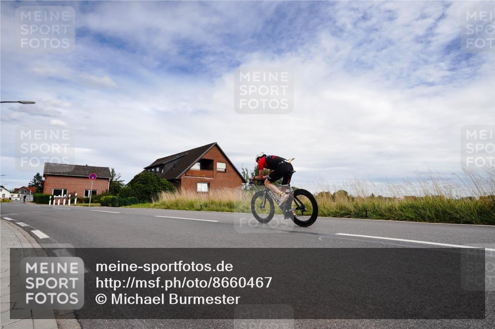 31.08.2025 - Elbe Triathlon Hamburg Michael Burmester http://msf.ph/oto/8660467 31.08.2025 15:17:27 Radfahren  meine-sportfotos.de