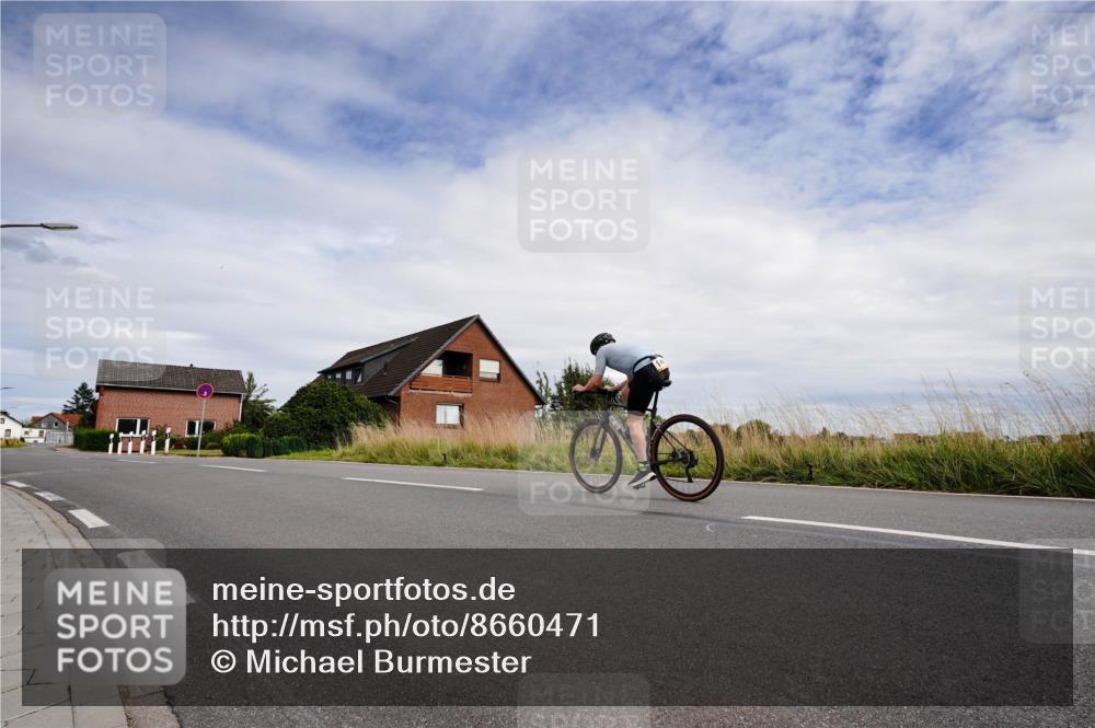 31.08.2025 - Elbe Triathlon Hamburg Michael Burmester http://msf.ph/oto/8660471 31.08.2025 15:18:49 Radfahren  meine-sportfotos.de
