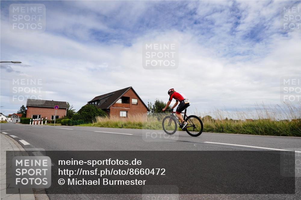 31.08.2025 - Elbe Triathlon Hamburg Michael Burmester http://msf.ph/oto/8660472 31.08.2025 15:18:57 Radfahren  meine-sportfotos.de
