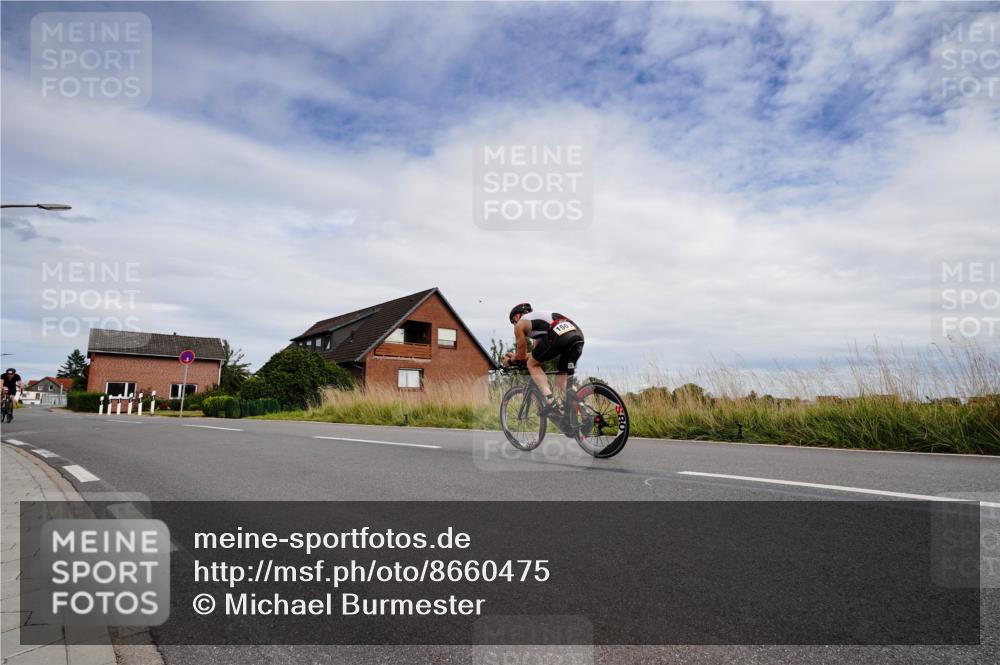31.08.2025 - Elbe Triathlon Hamburg Michael Burmester http://msf.ph/oto/8660475 31.08.2025 15:19:08 Radfahren  meine-sportfotos.de
