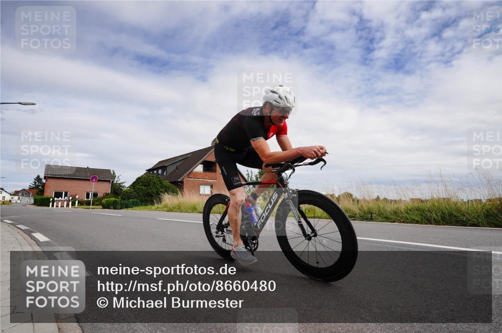 31.08.2025 - Elbe Triathlon Hamburg Michael Burmester http://msf.ph/oto/8660480 31.08.2025 15:19:50 Radfahren  meine-sportfotos.de