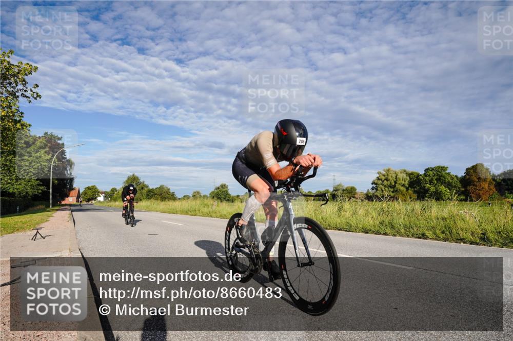31.08.2025 - Elbe Triathlon Hamburg Michael Burmester http://msf.ph/oto/8660483 31.08.2025 08:36:22 Radfahren 206, 224, 243 meine-sportfotos.de