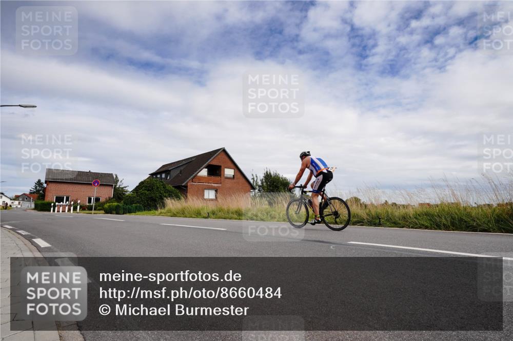 31.08.2025 - Elbe Triathlon Hamburg Michael Burmester http://msf.ph/oto/8660484 31.08.2025 15:20:22 Radfahren  meine-sportfotos.de