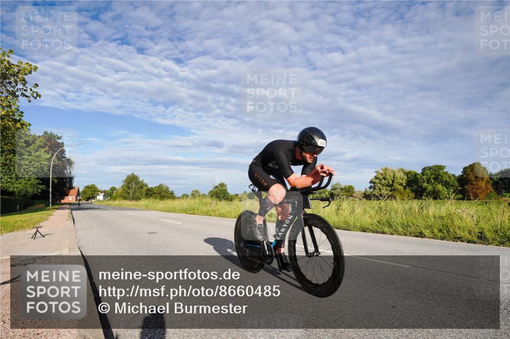 31.08.2025 - Elbe Triathlon Hamburg Michael Burmester http://msf.ph/oto/8660485 31.08.2025 08:36:23 Radfahren 206, 224, 243 meine-sportfotos.de