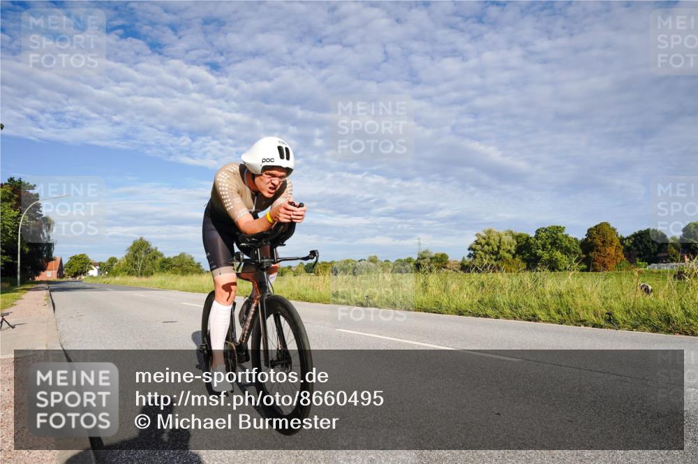 31.08.2025 - Elbe Triathlon Hamburg Michael Burmester http://msf.ph/oto/8660495 31.08.2025 08:37:50 Radfahren 196 meine-sportfotos.de