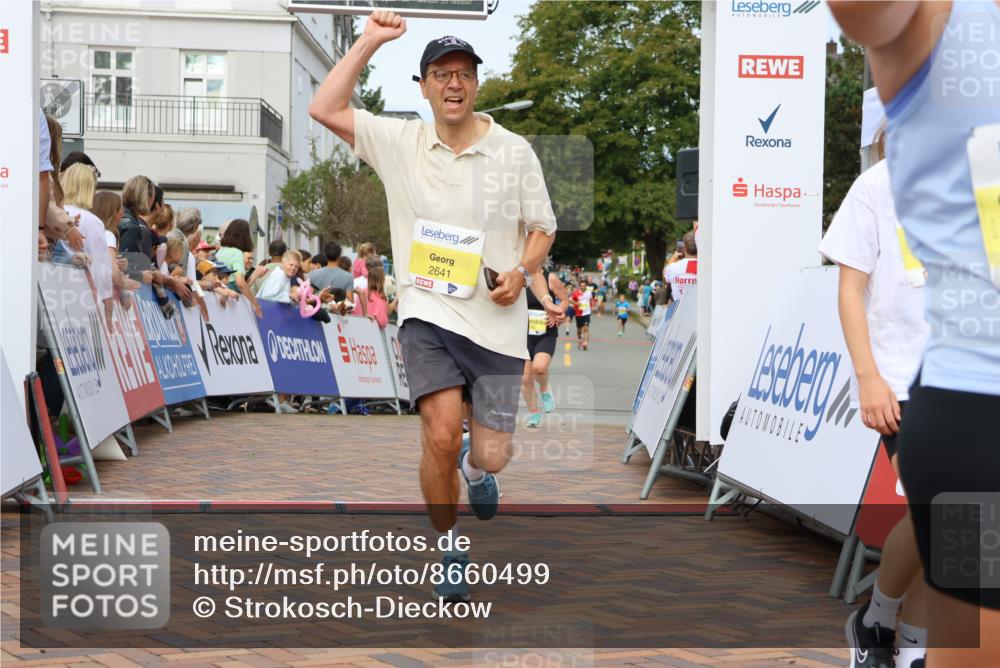 31.08.2025 - 21. Blankeneser Heldenlauf Strokosch-Dieckow http://msf.ph/oto/8660499 31.08.2025 10:25:13 Ziel 2641, 2357, 2717, 2285, 2286, 2331, 2053, 2359, 2661, 2383 meine-sportfotos.de