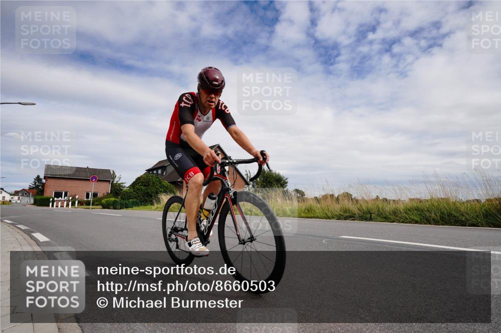 31.08.2025 - Elbe Triathlon Hamburg Michael Burmester http://msf.ph/oto/8660503 31.08.2025 15:21:26 Radfahren  meine-sportfotos.de