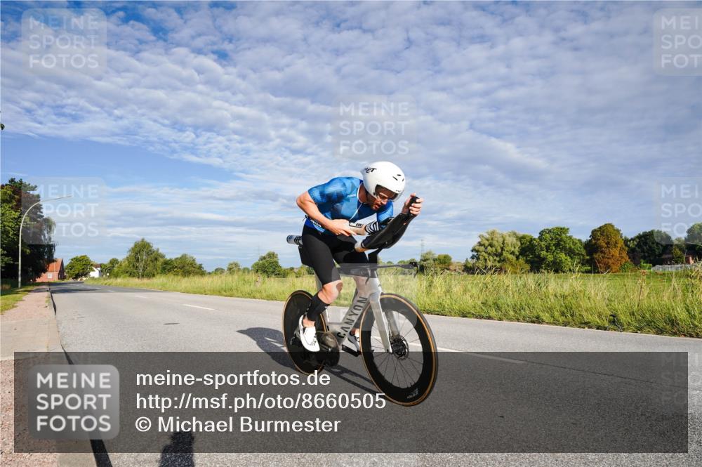 31.08.2025 - Elbe Triathlon Hamburg Michael Burmester http://msf.ph/oto/8660505 31.08.2025 08:38:55 Radfahren 223 meine-sportfotos.de