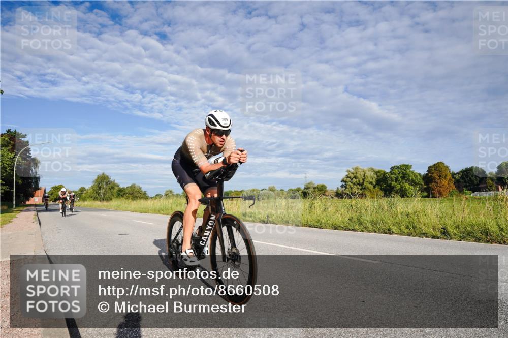31.08.2025 - Elbe Triathlon Hamburg Michael Burmester http://msf.ph/oto/8660508 31.08.2025 08:39:23 Radfahren 191, 200, 209, 232, 238 meine-sportfotos.de
