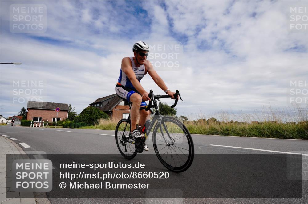 31.08.2025 - Elbe Triathlon Hamburg Michael Burmester http://msf.ph/oto/8660520 31.08.2025 15:22:55 Radfahren  meine-sportfotos.de
