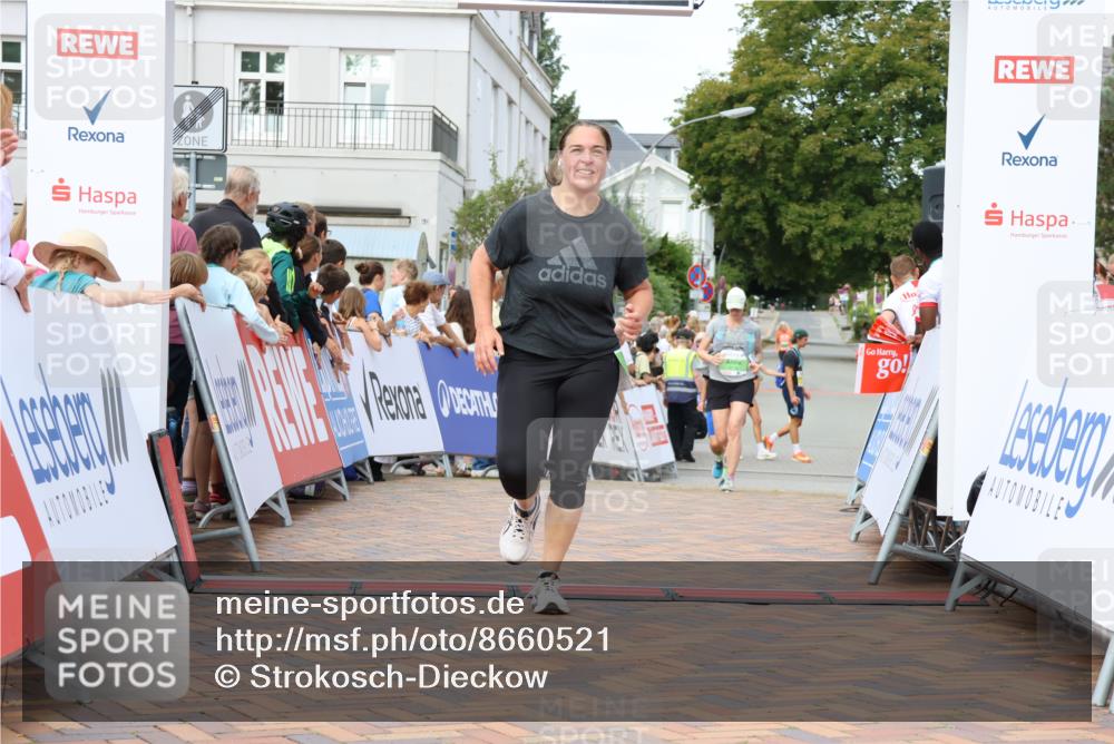 31.08.2025 - 21. Blankeneser Heldenlauf Strokosch-Dieckow http://msf.ph/oto/8660521 31.08.2025 11:30:26 Ziel 3076, 3568, 3103 meine-sportfotos.de