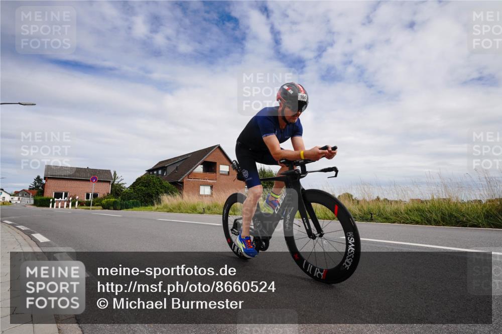 31.08.2025 - Elbe Triathlon Hamburg Michael Burmester http://msf.ph/oto/8660524 31.08.2025 15:23:00 Radfahren  meine-sportfotos.de