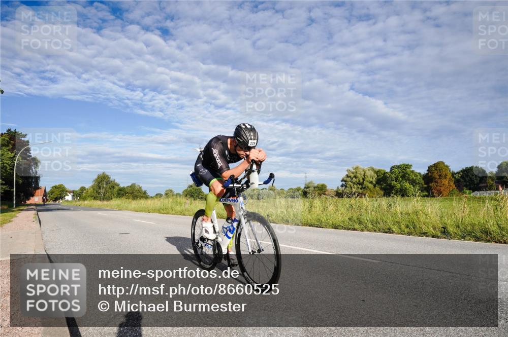 31.08.2025 - Elbe Triathlon Hamburg Michael Burmester http://msf.ph/oto/8660525 31.08.2025 08:39:54 Radfahren 167, 229 meine-sportfotos.de