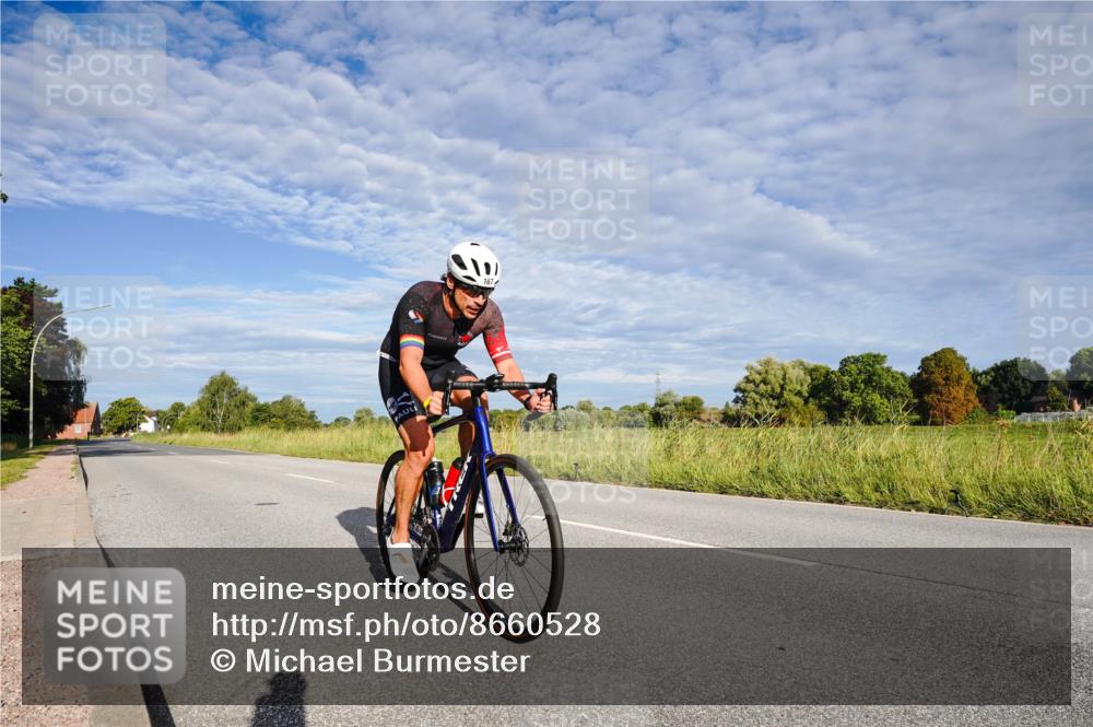 31.08.2025 - Elbe Triathlon Hamburg Michael Burmester http://msf.ph/oto/8660528 31.08.2025 08:40:01 Radfahren 167 meine-sportfotos.de