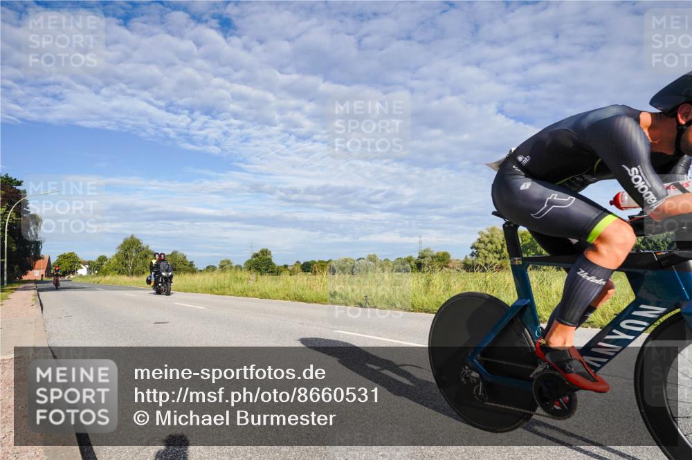 31.08.2025 - Elbe Triathlon Hamburg Michael Burmester http://msf.ph/oto/8660531 31.08.2025 08:40:47 Radfahren 219, 230 meine-sportfotos.de