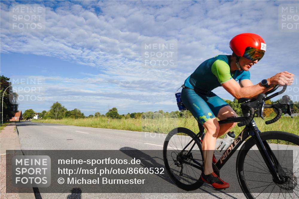 31.08.2025 - Elbe Triathlon Hamburg Michael Burmester http://msf.ph/oto/8660532 31.08.2025 08:40:50 Radfahren 189, 219 meine-sportfotos.de