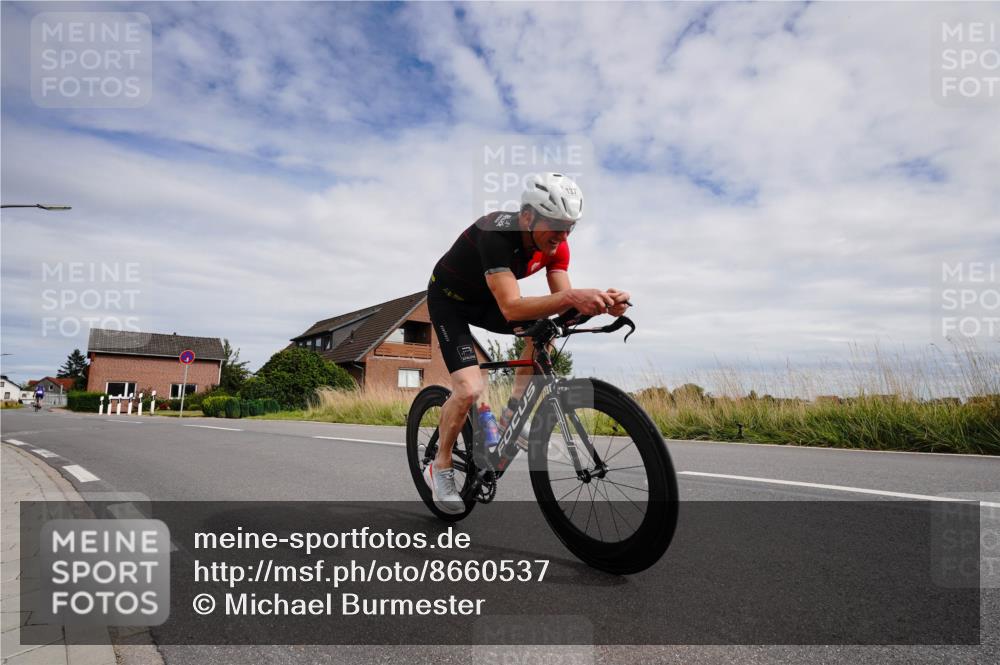 31.08.2025 - Elbe Triathlon Hamburg Michael Burmester http://msf.ph/oto/8660537 31.08.2025 15:24:04 Radfahren  meine-sportfotos.de