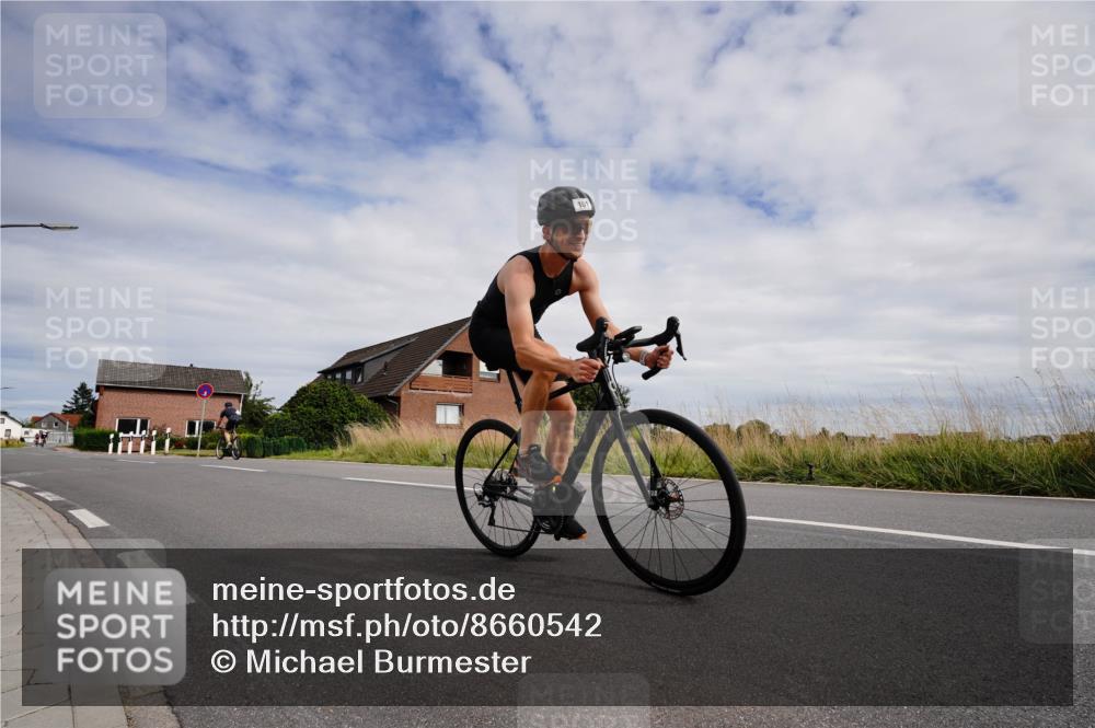 31.08.2025 - Elbe Triathlon Hamburg Michael Burmester http://msf.ph/oto/8660542 31.08.2025 15:24:28 Radfahren  meine-sportfotos.de