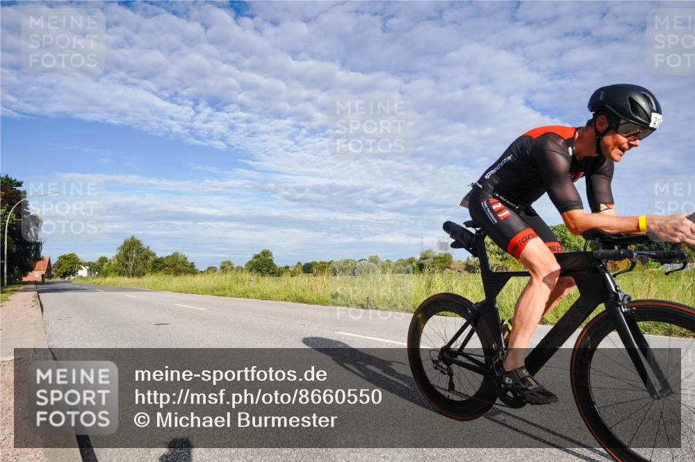 31.08.2025 - Elbe Triathlon Hamburg Michael Burmester http://msf.ph/oto/8660550 31.08.2025 08:42:14 Radfahren 215, 237 meine-sportfotos.de